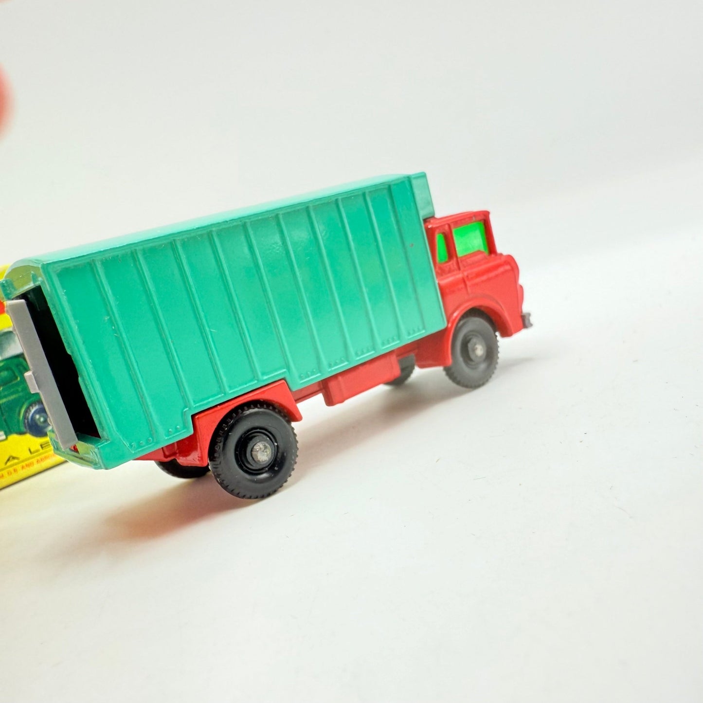 Matchbox Lesney 44c GMC Refrigerator Truck - Magic Matchbox