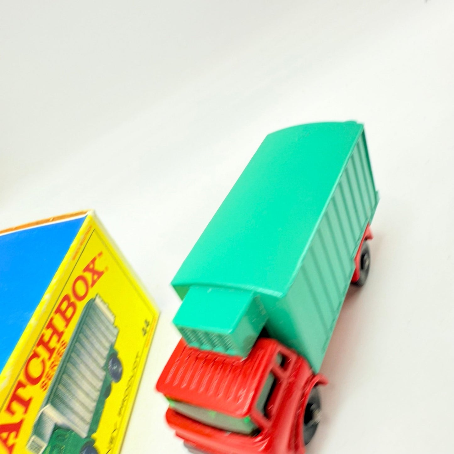 Matchbox Lesney 44c GMC Refrigerator Truck - Magic Matchbox