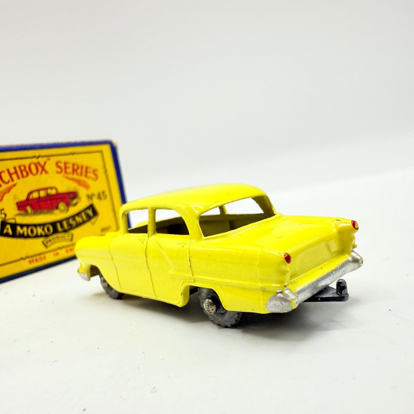 Matchbox Lesney 45a Vauxhall Victor MW - Magic Matchbox