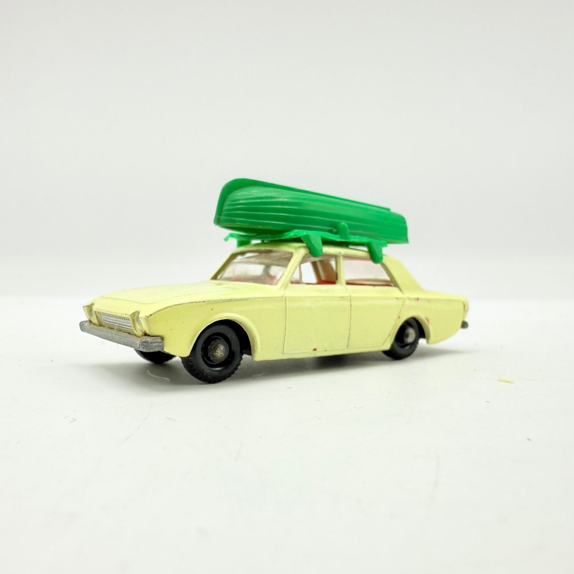 Matchbox Lesney 45b Ford Corsair & Boat - Magic Matchbox