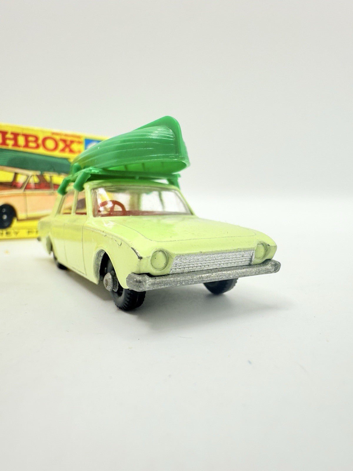 Matchbox Lesney 45b Ford Corsair & Boat - Magic Matchbox