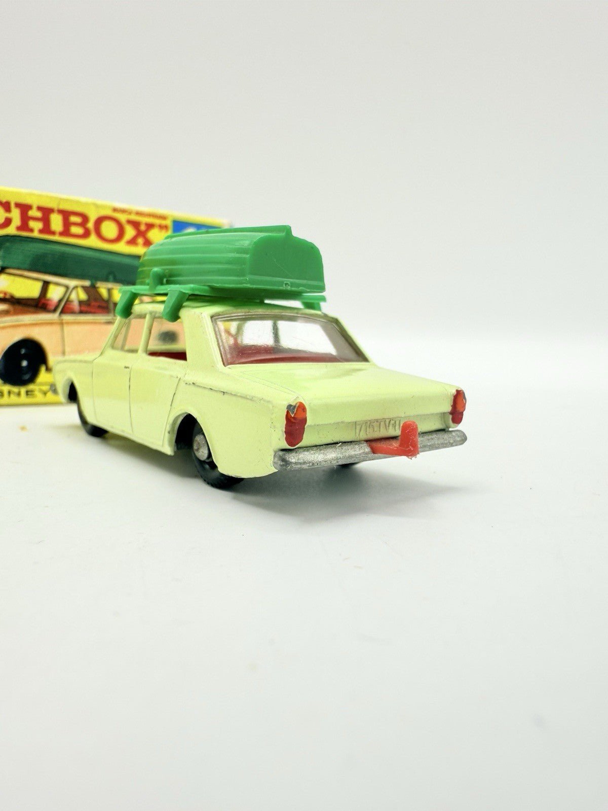 Matchbox Lesney 45b Ford Corsair & Boat - Magic Matchbox
