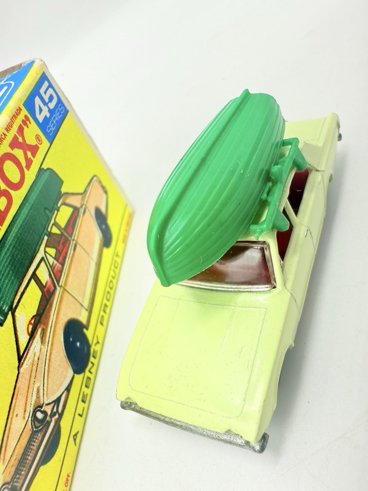 Matchbox Lesney 45b Ford Corsair & Boat - Magic Matchbox
