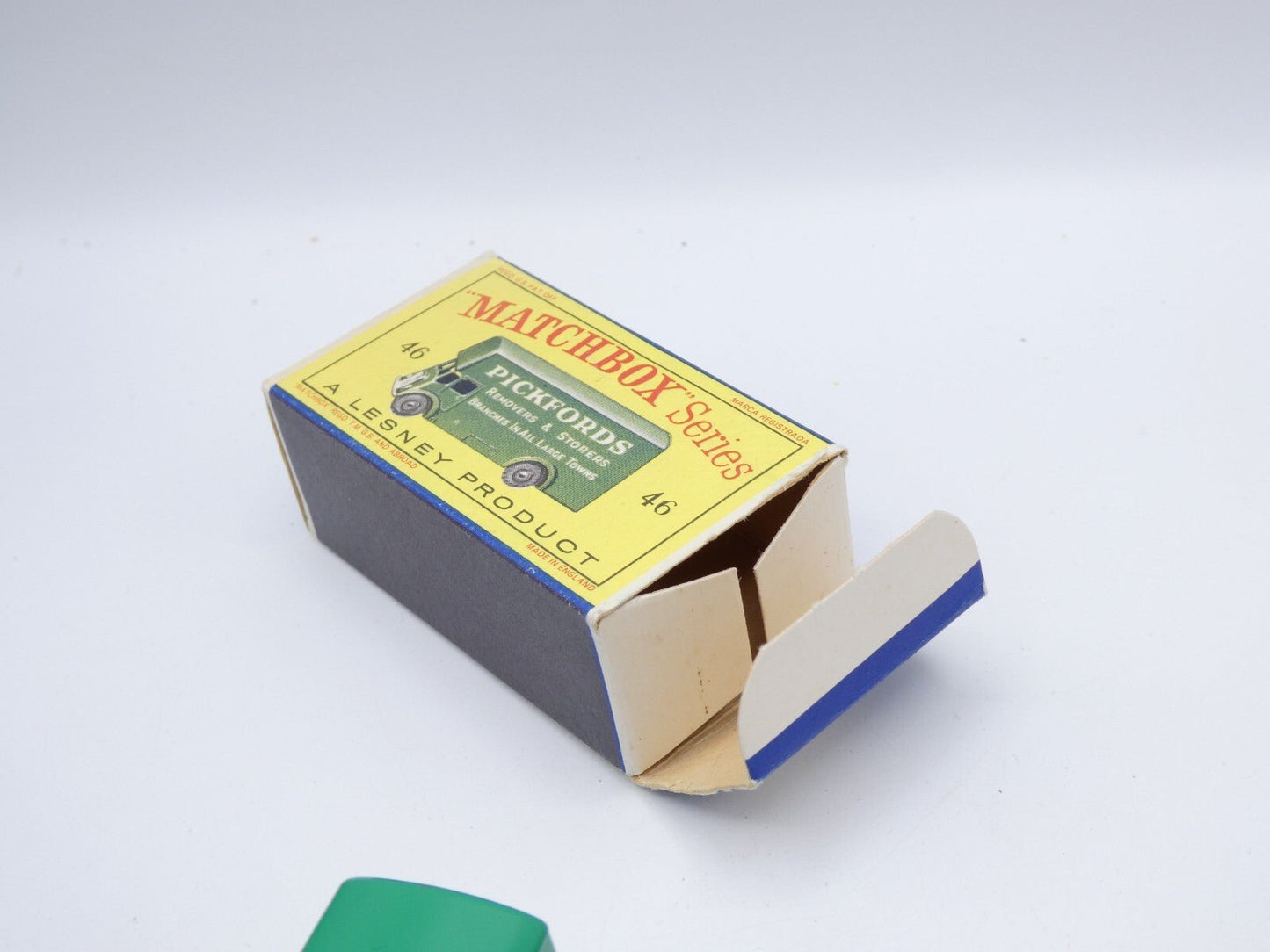 Matchbox Lesney 46b Green Pickfords Removal Truck with REAR STEP BPW - Magic Matchbox