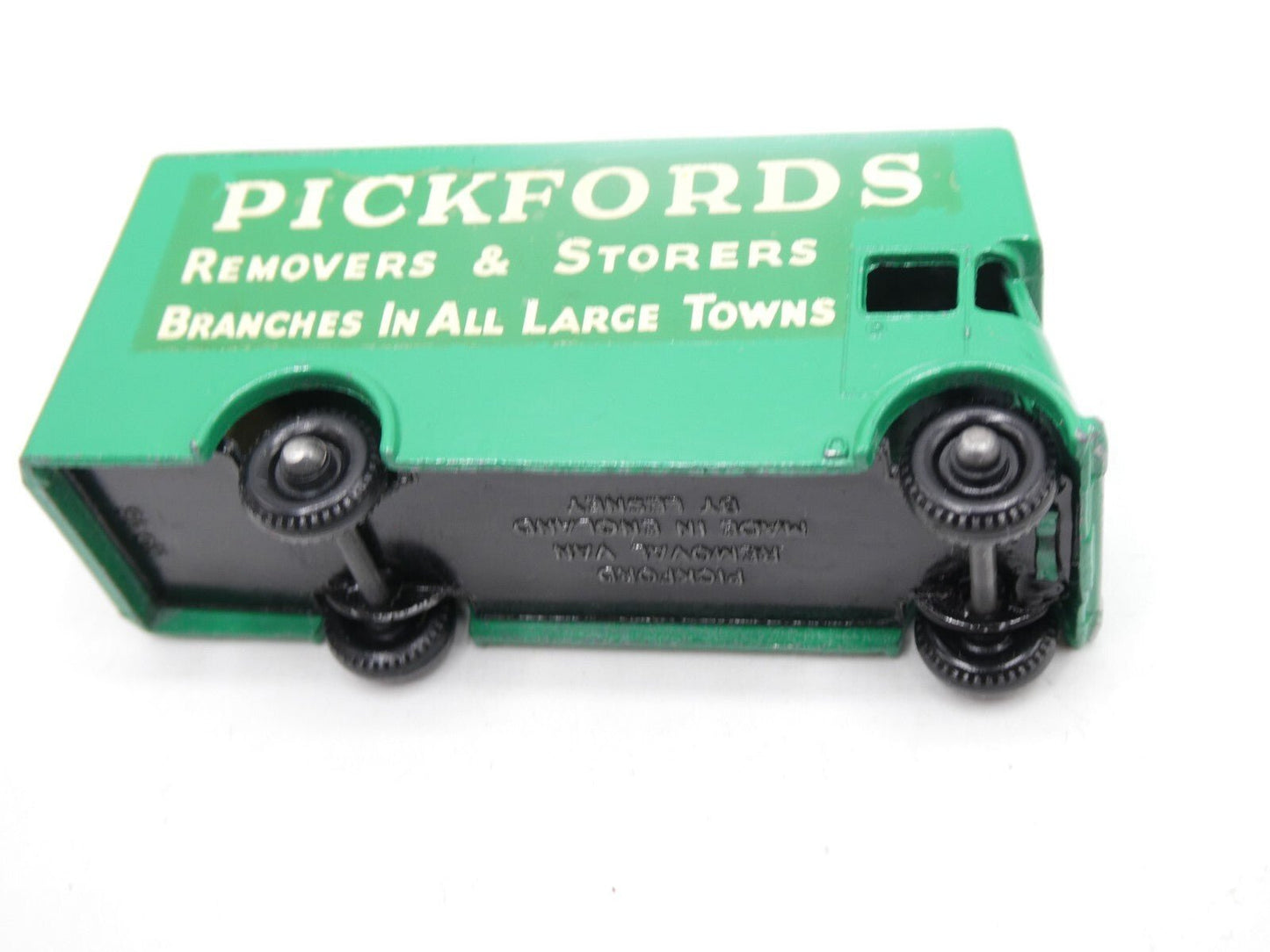 Matchbox Lesney 46b Green Pickfords Removal Truck with REAR STEP BPW - Magic Matchbox
