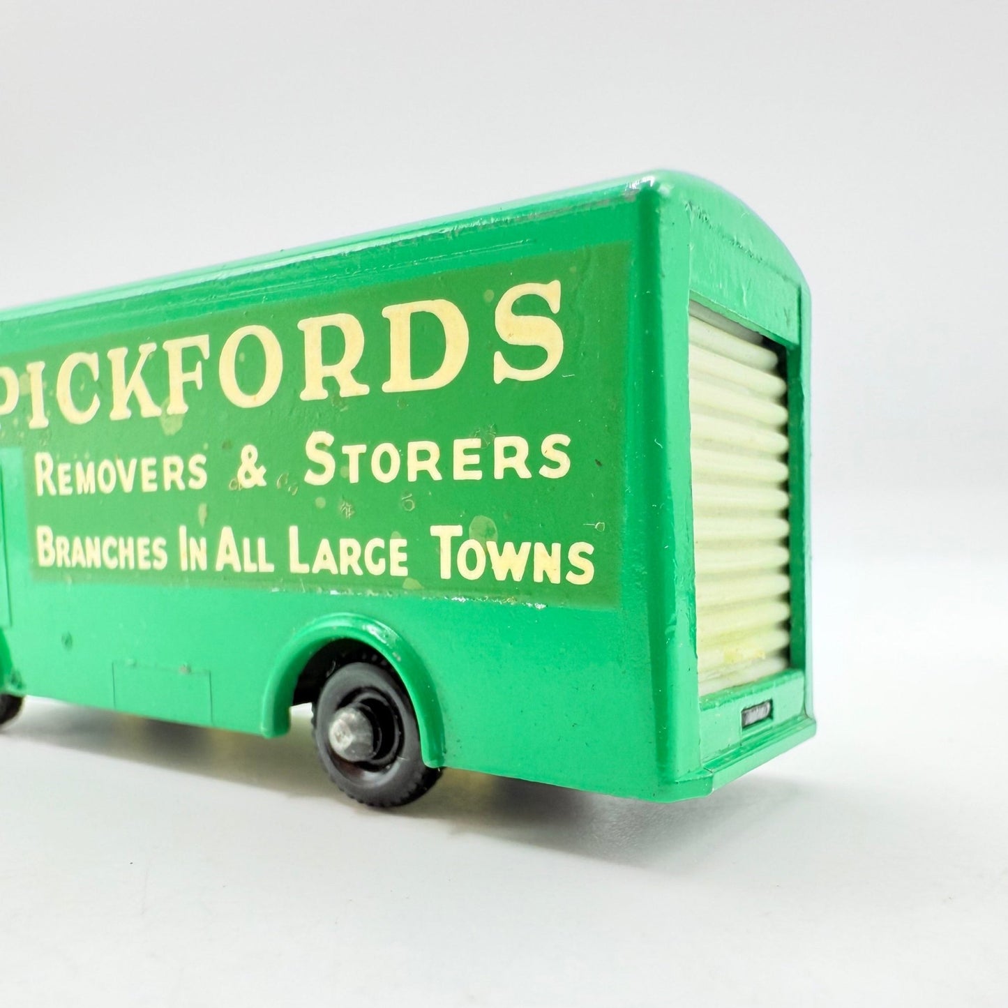 Matchbox Lesney 46b Guy Pickfords Removal Van RARE REAR STEP & E - type box - Magic Matchbox