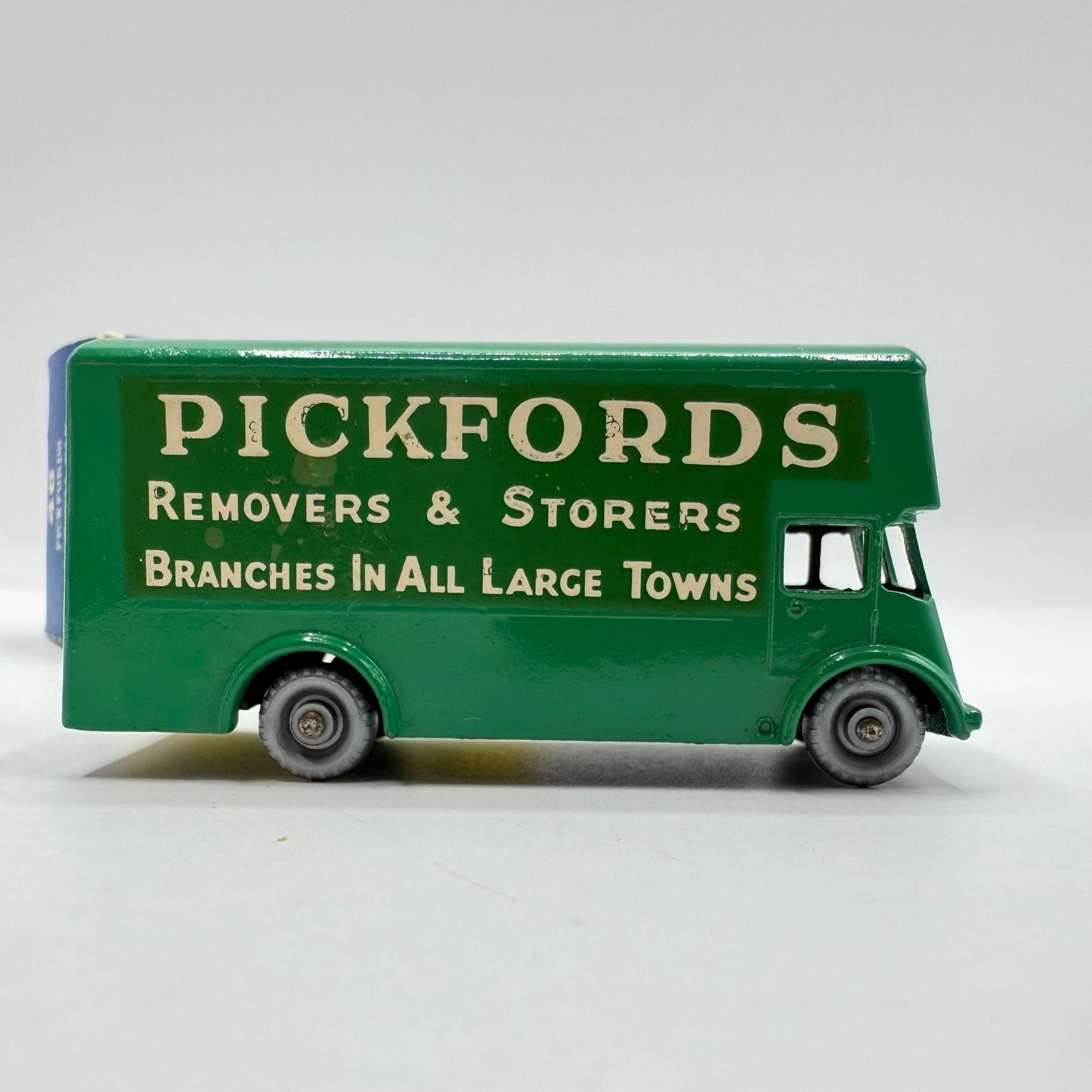 Matchbox Lesney 46b Guy Pickfords Removal Van SILVER WHEELS - Magic Matchbox