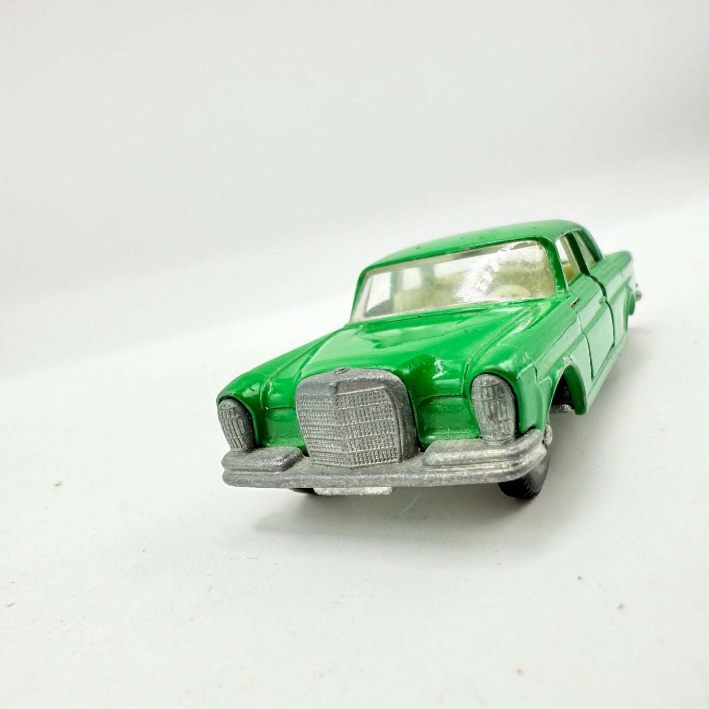 Matchbox Lesney 46c Mercedes - Benz 300SE In Green - Magic Matchbox