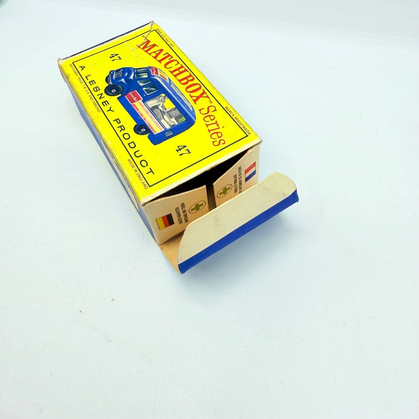 Matchbox Lesney 47b Commer Ice Cream Canteen Metallic Blue Paint - Magic Matchbox