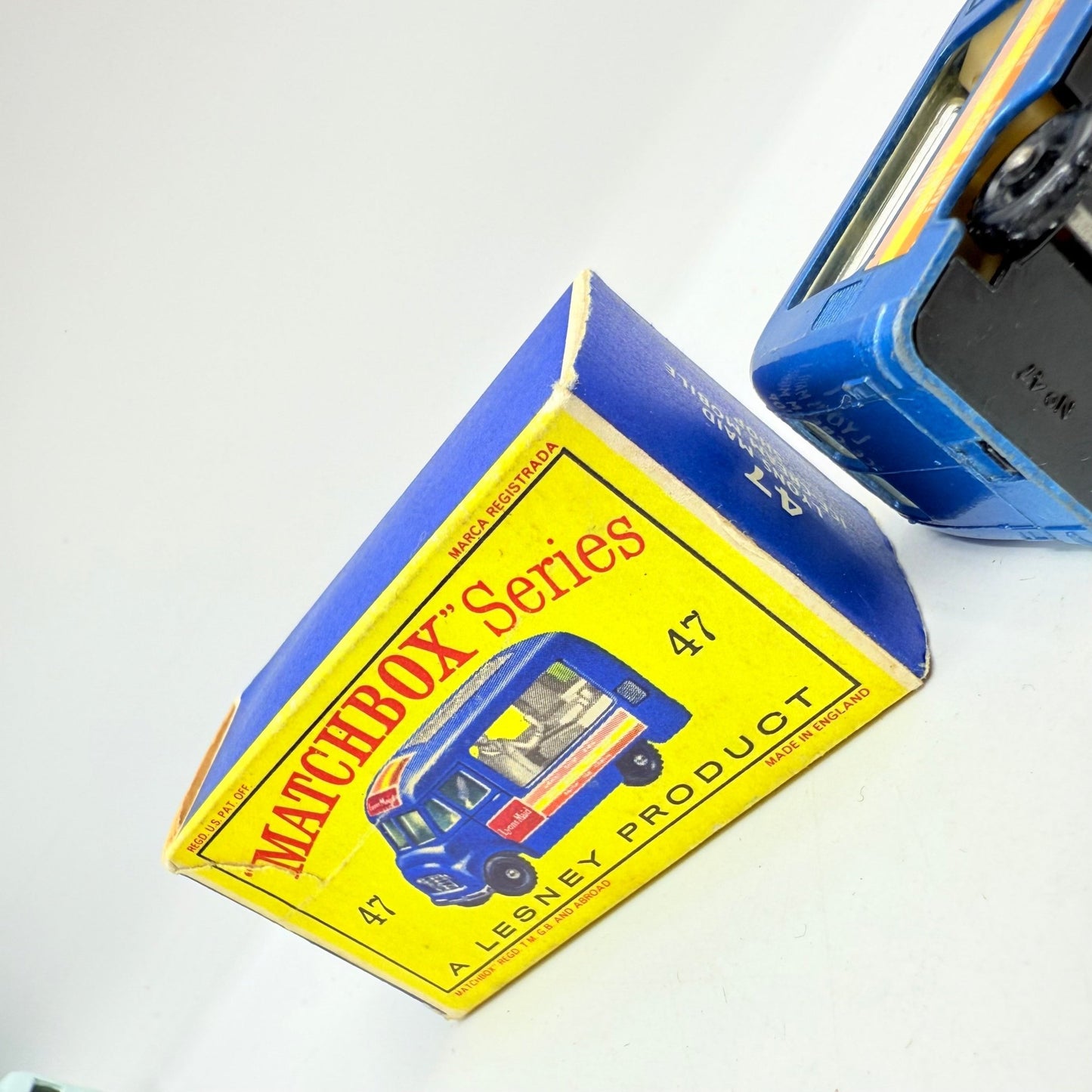 Matchbox Lesney 47b Commer Ice Cream Canteen Metallic Blue Paint - Magic Matchbox