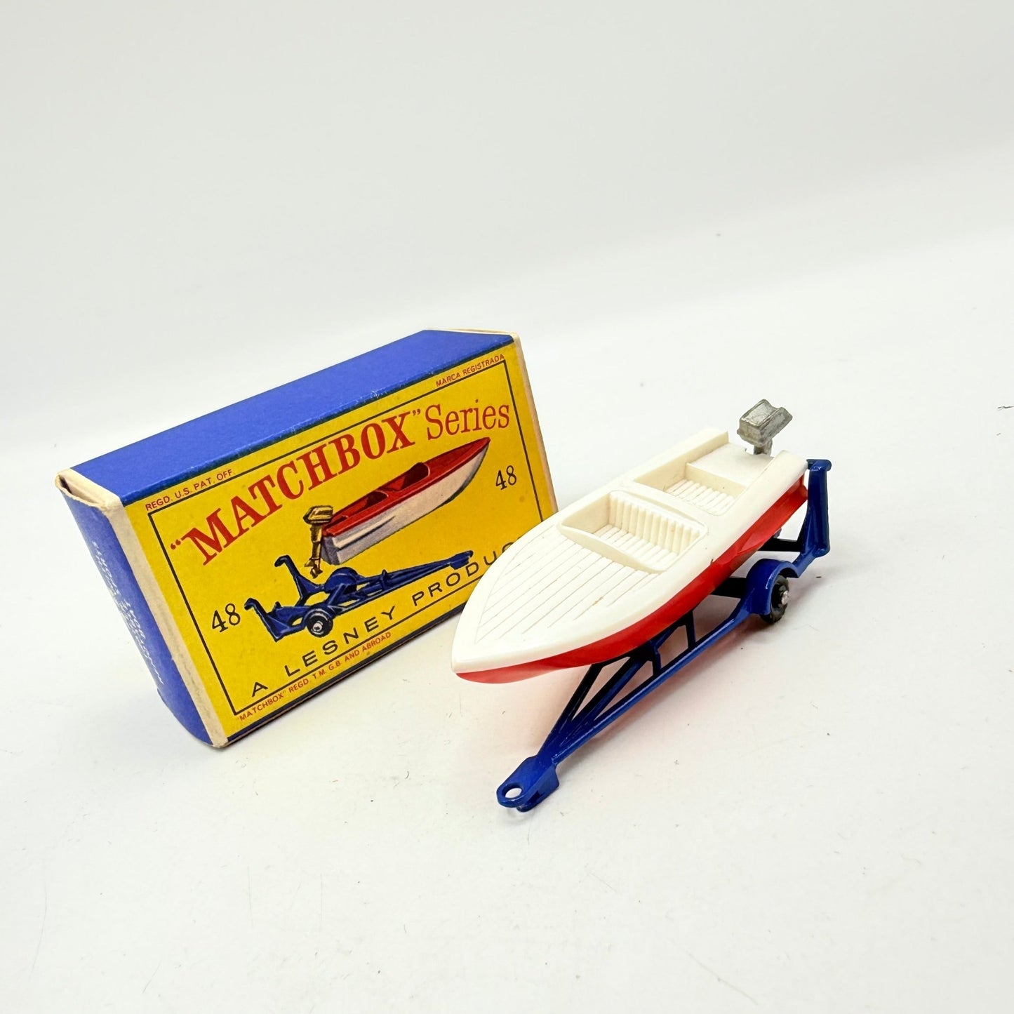 Matchbox Lesney 48b Sports Boat and Trailer Silver Outboard - Magic Matchbox