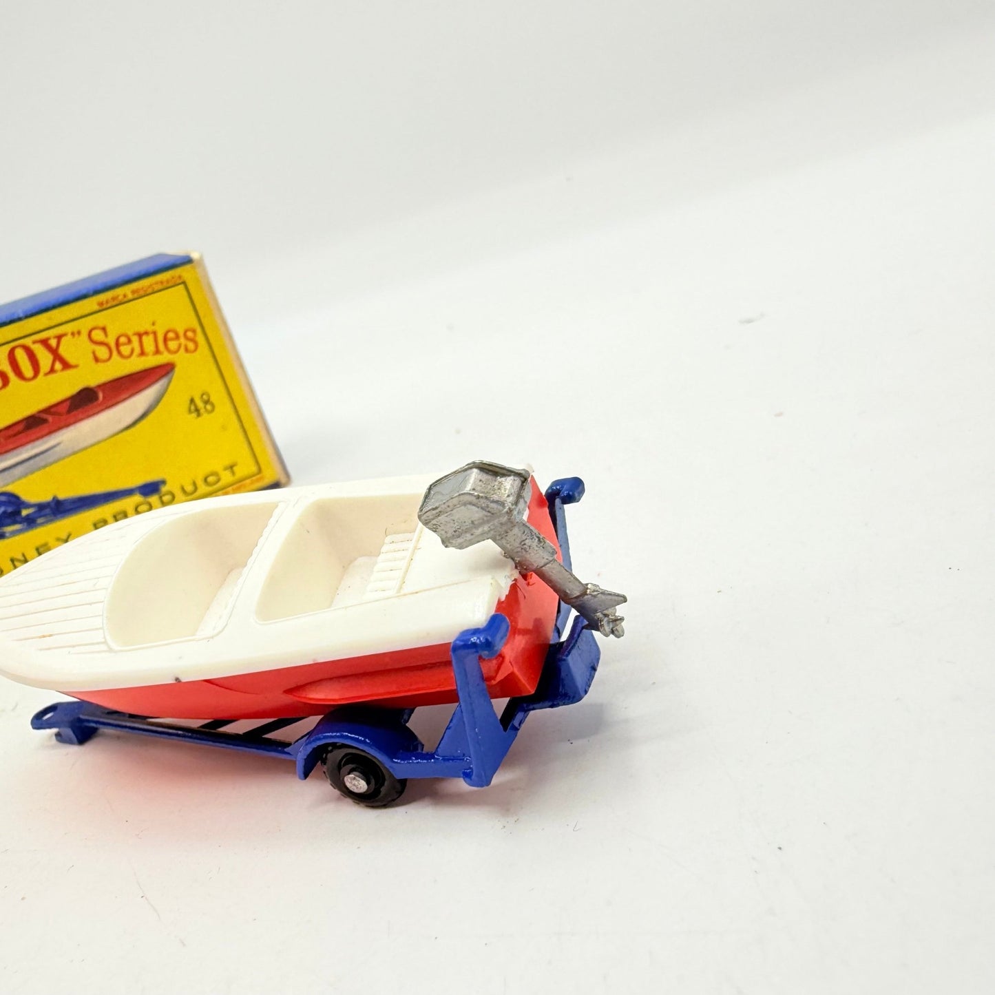 Matchbox Lesney 48b Sports Boat and Trailer Silver Outboard - Magic Matchbox