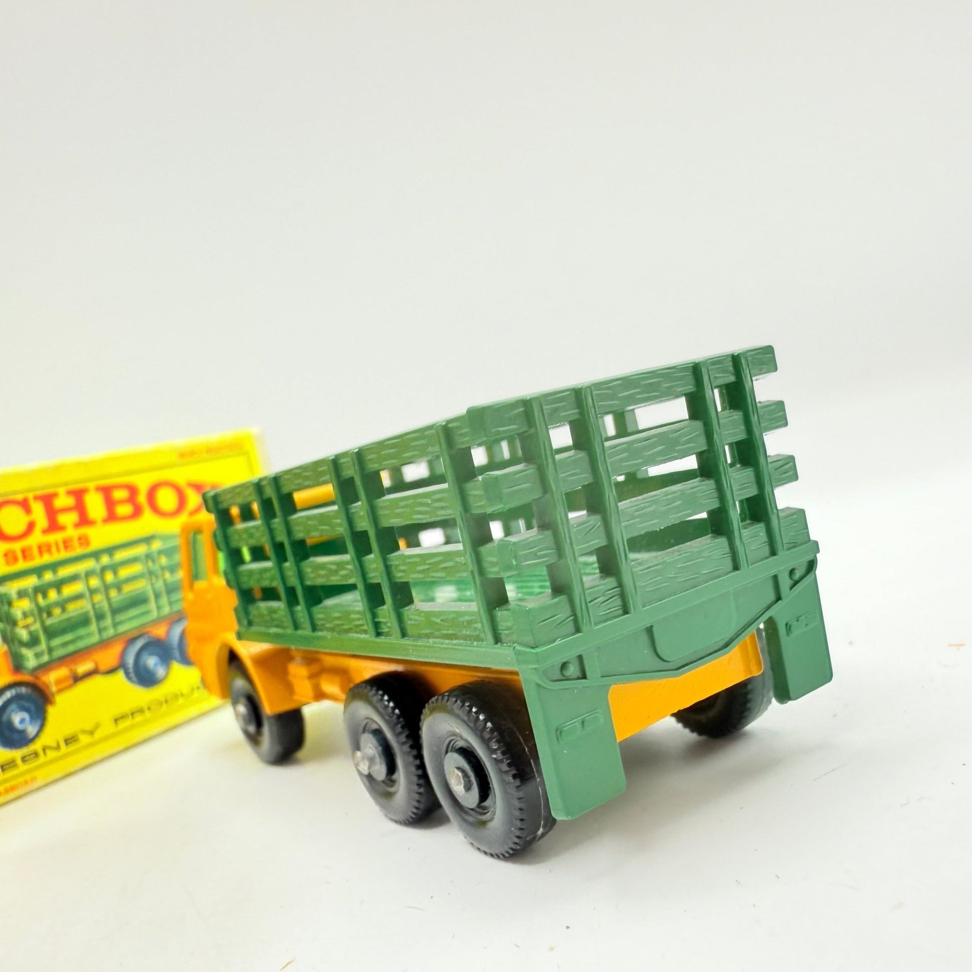 Matchbox Lesney 4d Dodge Stake Truck - Magic Matchbox