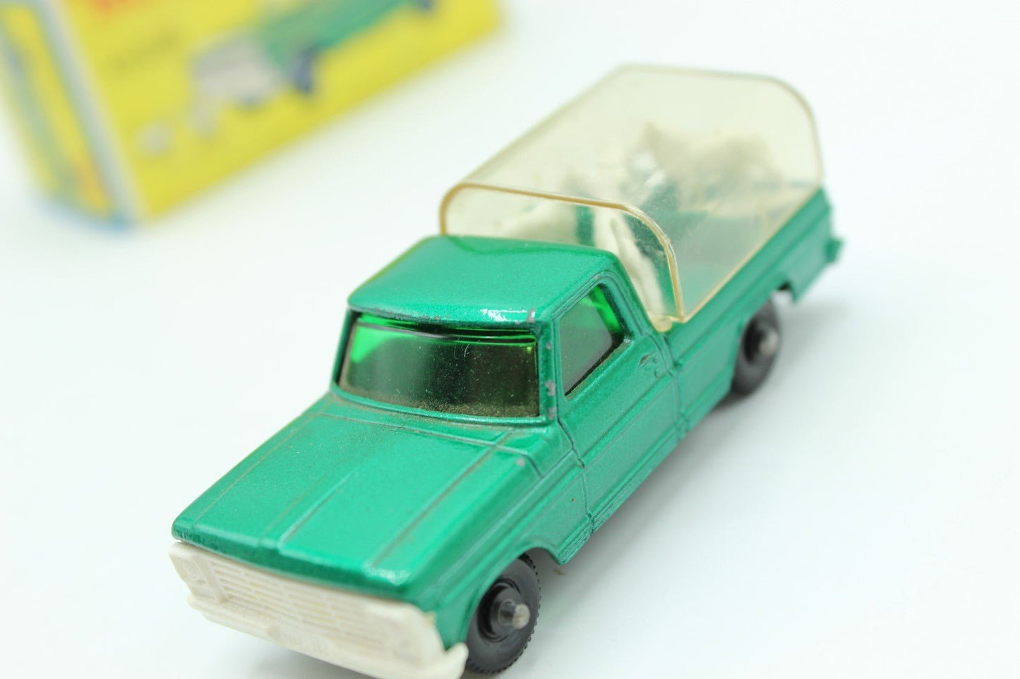 Matchbox Lesney 50c Kennel Truck - White Grill - Magic Matchbox