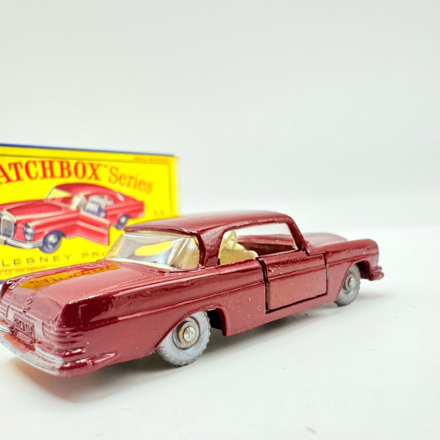 Matchbox Lesney 53b Mercedes - Benz Coupe with SPW - Magic Matchbox