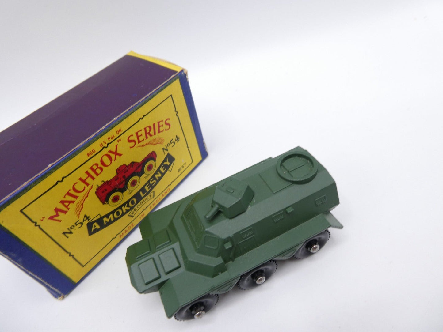 Matchbox Lesney 54a Saracen Personnel Carrier BPW - Magic Matchbox