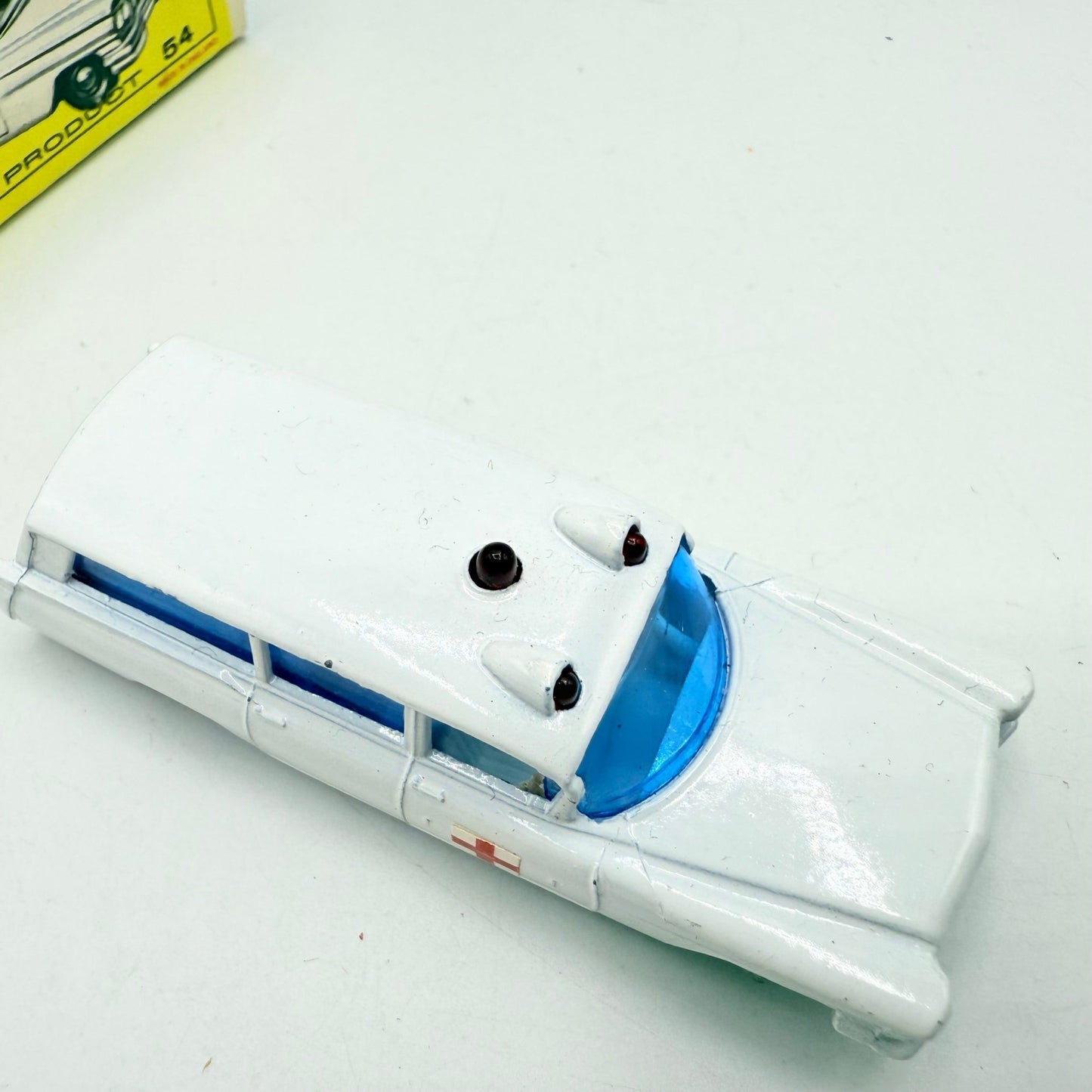 Matchbox Lesney 54b Cadillac Ambulance - Magic Matchbox