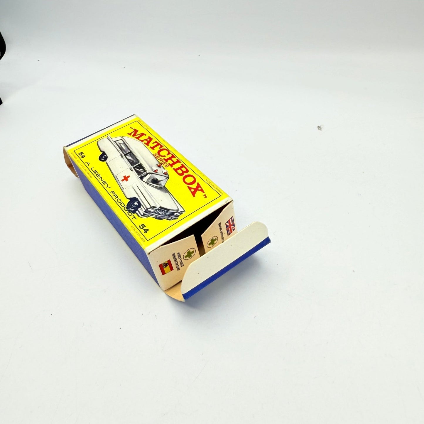 Matchbox Lesney 54b Cadillac Ambulance - Magic Matchbox