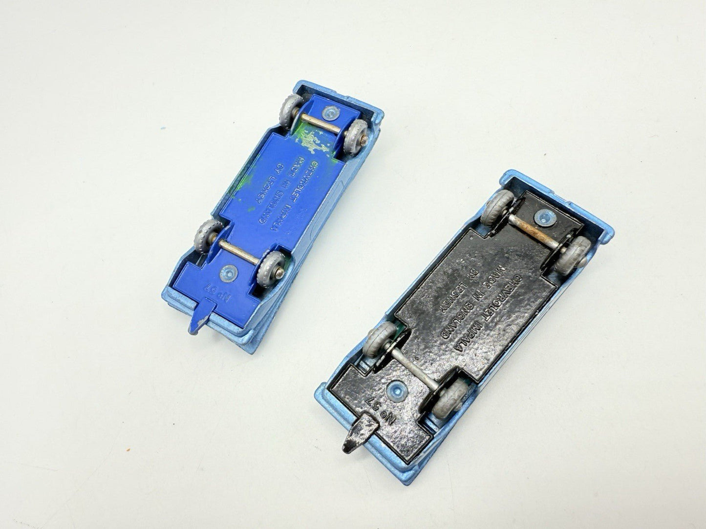 Matchbox Lesney 57b Chevrolet Impala X 2 SPW & Black Base. SPW Blue Base - Magic Matchbox