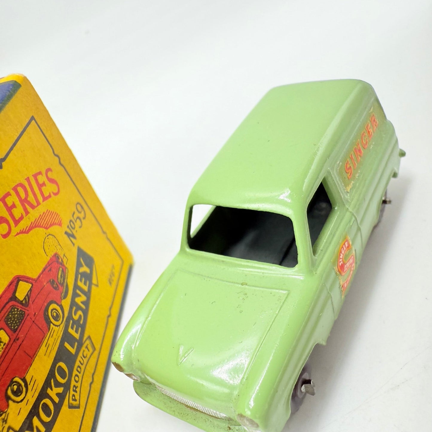 Matchbox Lesney 59a Ford Thames Singer Van GPW - Magic Matchbox