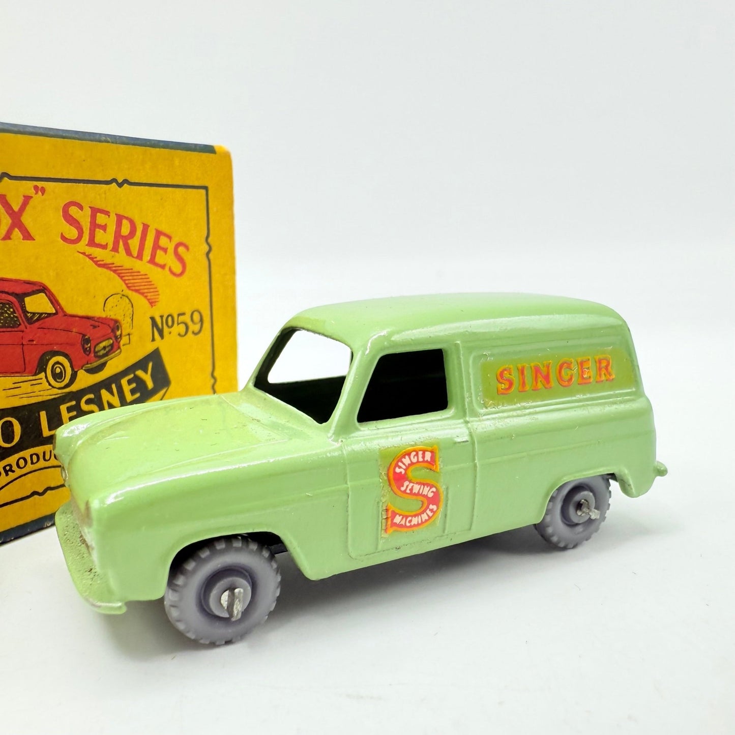 Matchbox Lesney 59a Ford Thames Singer Van GPW - Magic Matchbox