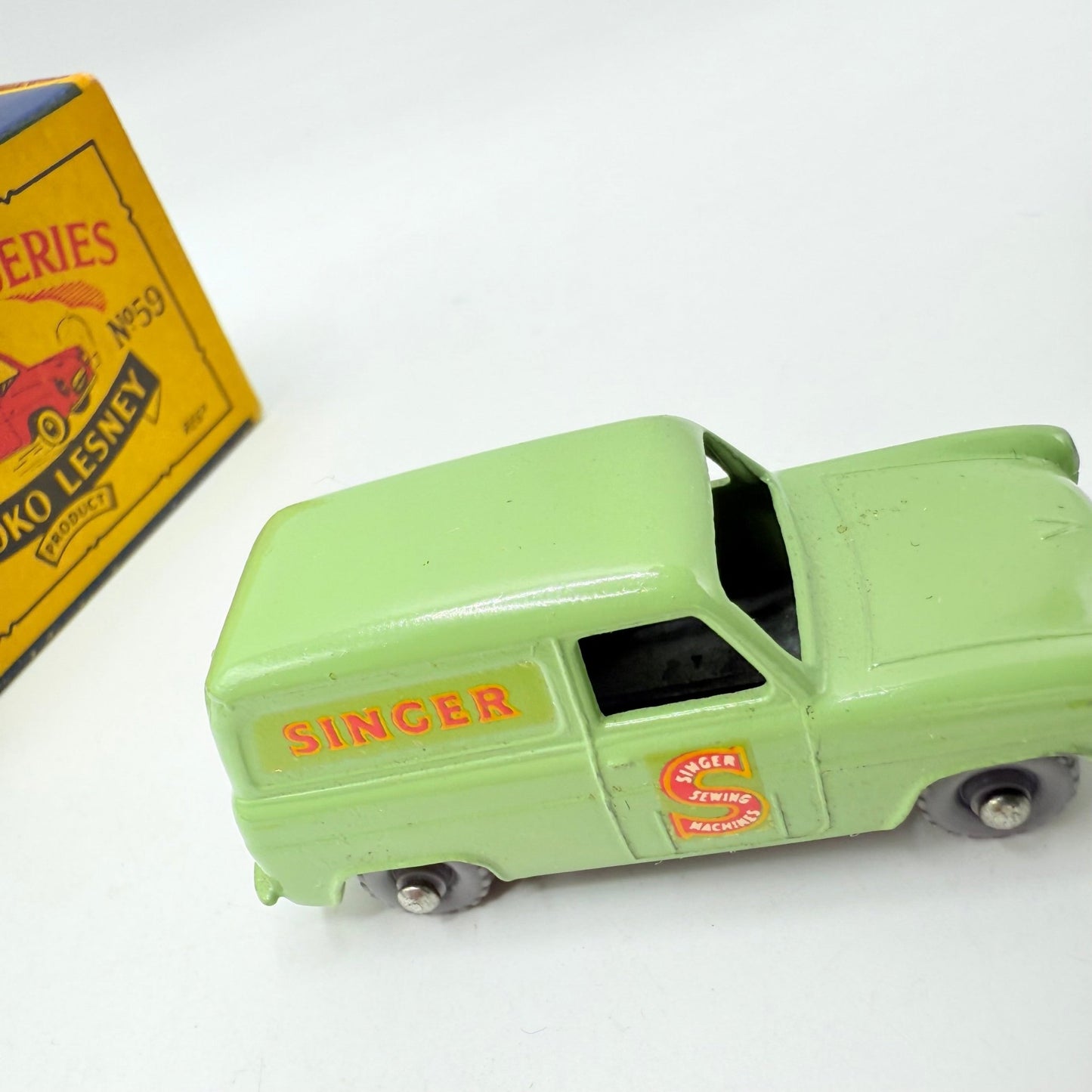 Matchbox Lesney 59a Ford Thames Singer Van GPW - Magic Matchbox