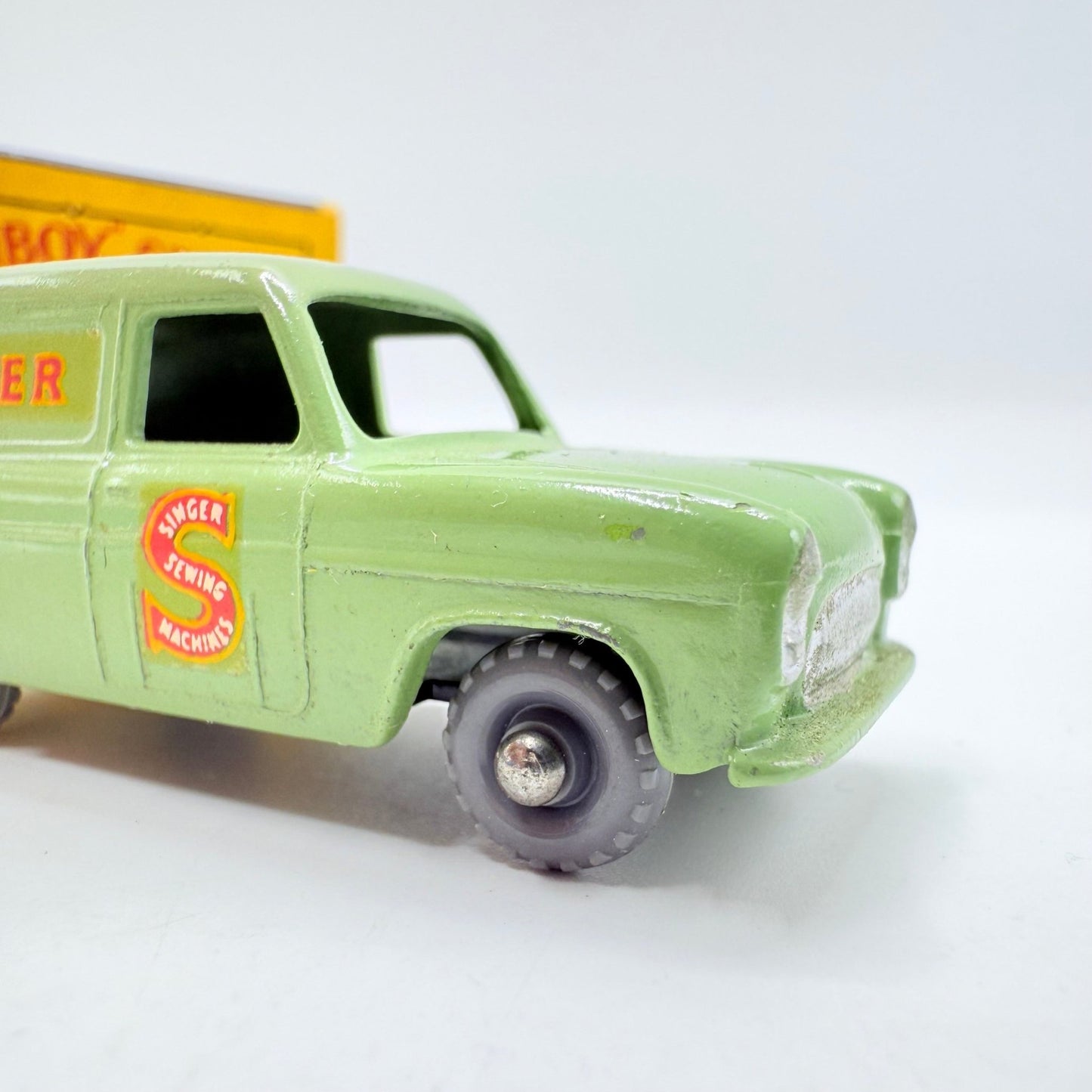 Matchbox Lesney 59a Ford Thames Singer Van GPW - Magic Matchbox