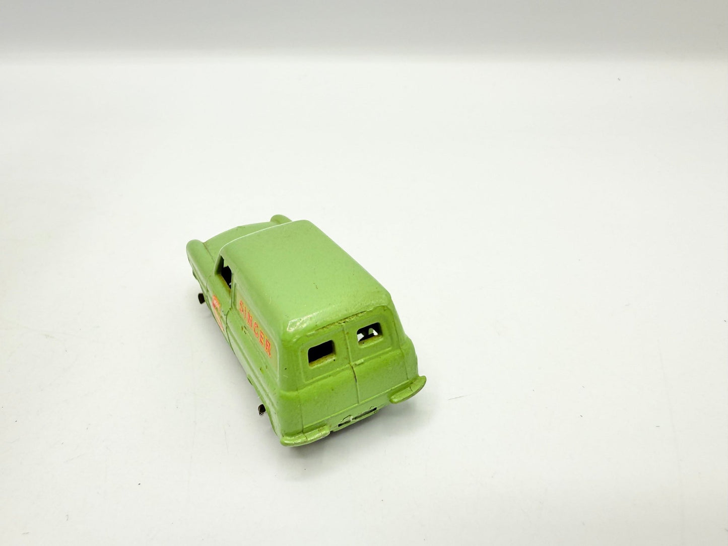 Matchbox Lesney 59a Ford Thames Singer Van GPW No decal guides - Magic Matchbox