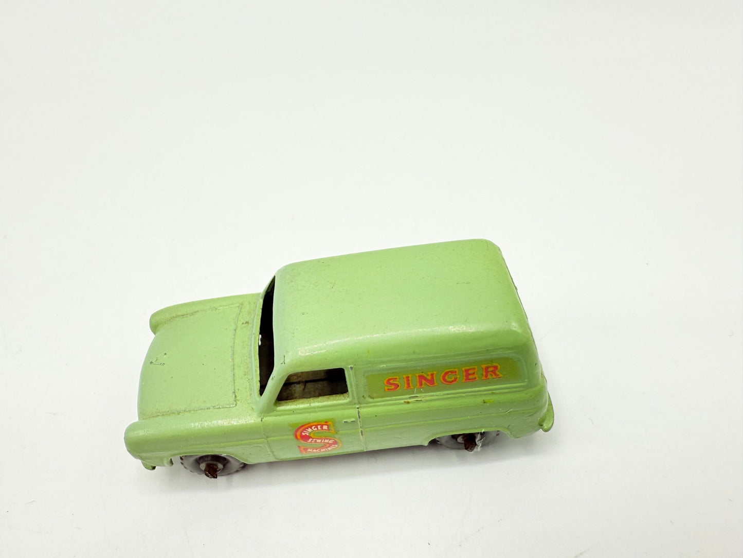 Matchbox Lesney 59a Ford Thames Singer Van GPW No decal guides - Magic Matchbox