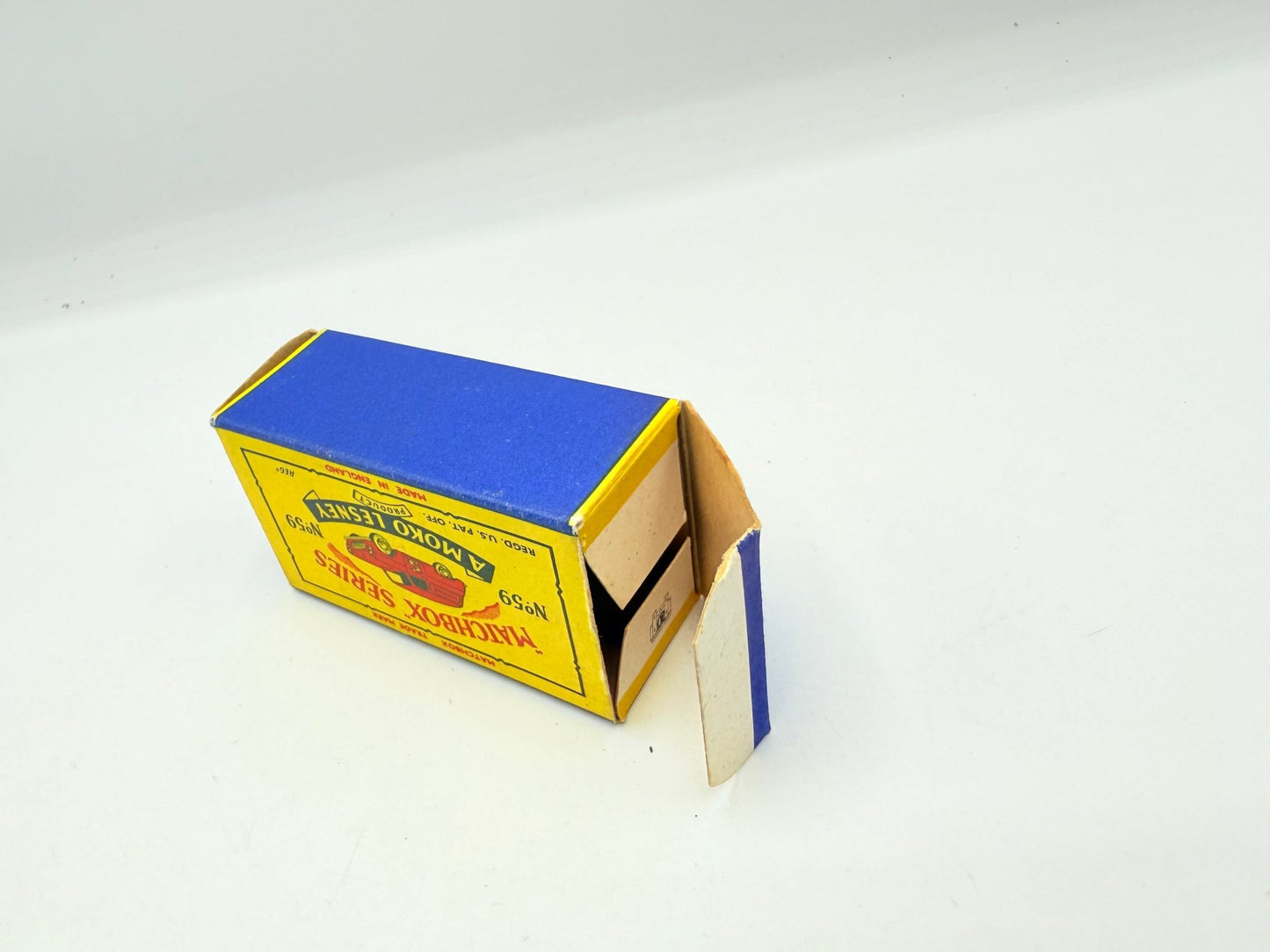 Matchbox Lesney 59a Ford Thames Singer Van SPW - Magic Matchbox