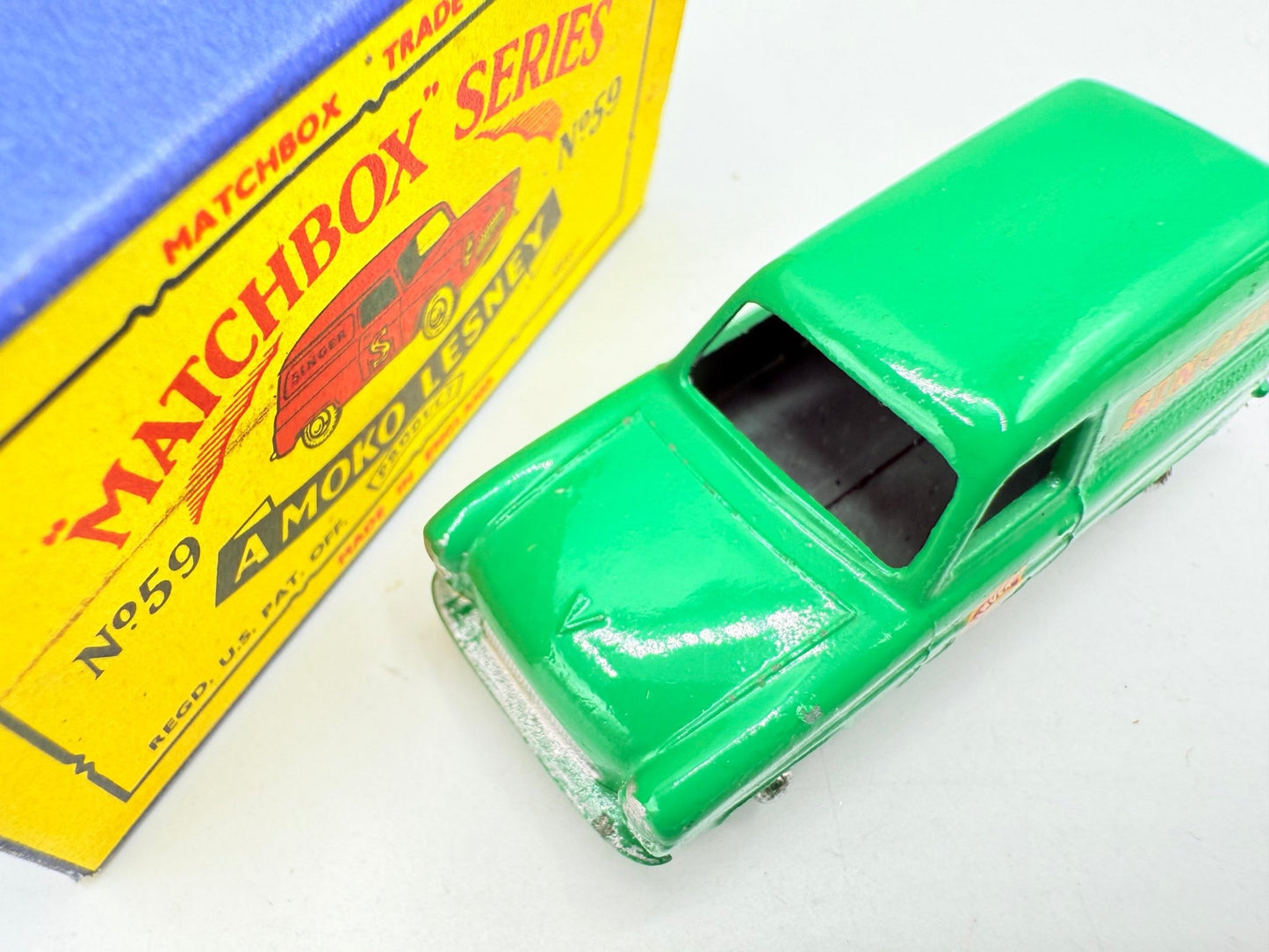 Matchbox Lesney 59a Ford Thames Singer Van SPW - Magic Matchbox