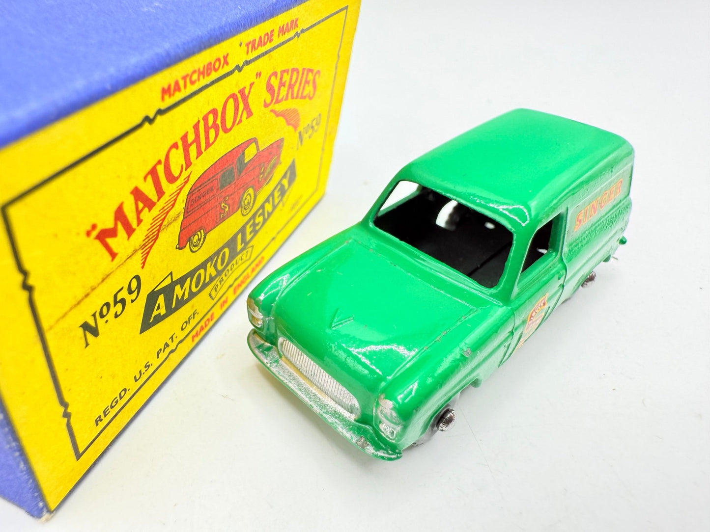 Matchbox Lesney 59a Ford Thames Singer Van SPW - Magic Matchbox