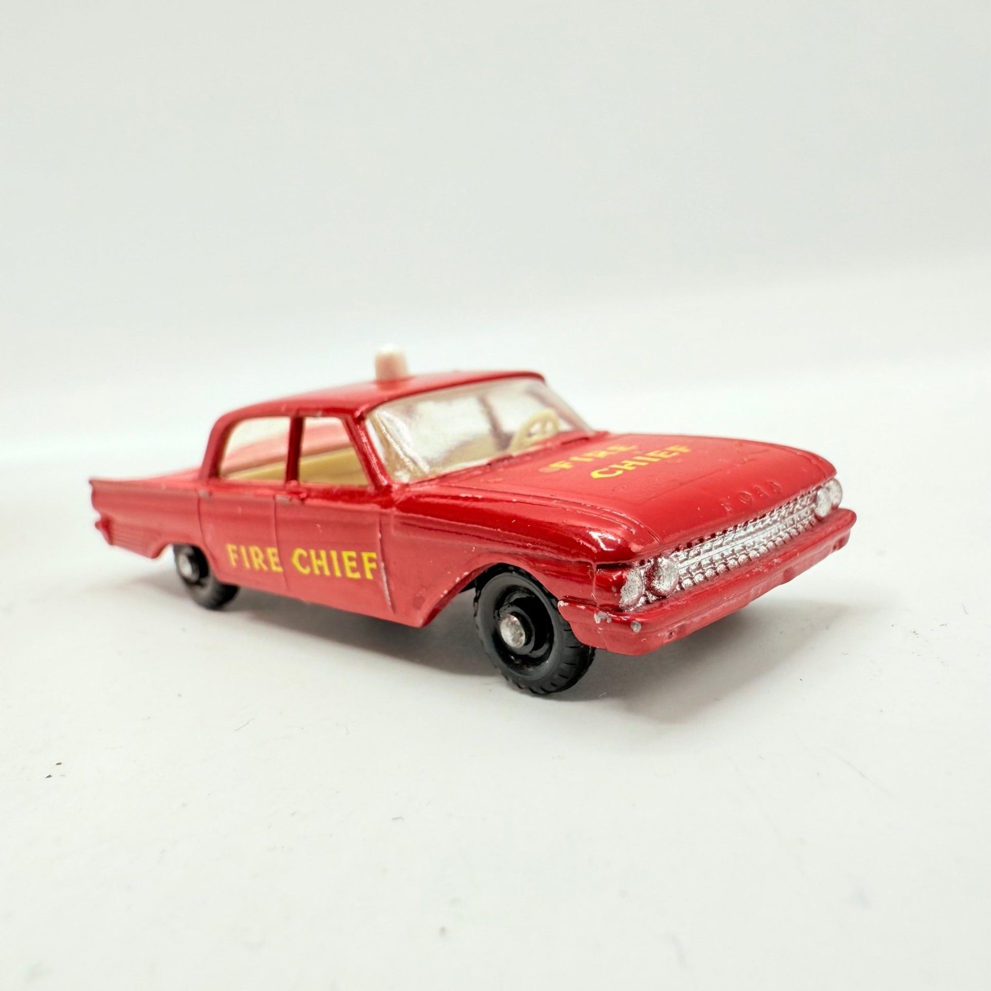 Matchbox Lesney 59b Ford Fairlane Fire Chief's Car - BPW - Magic Matchbox