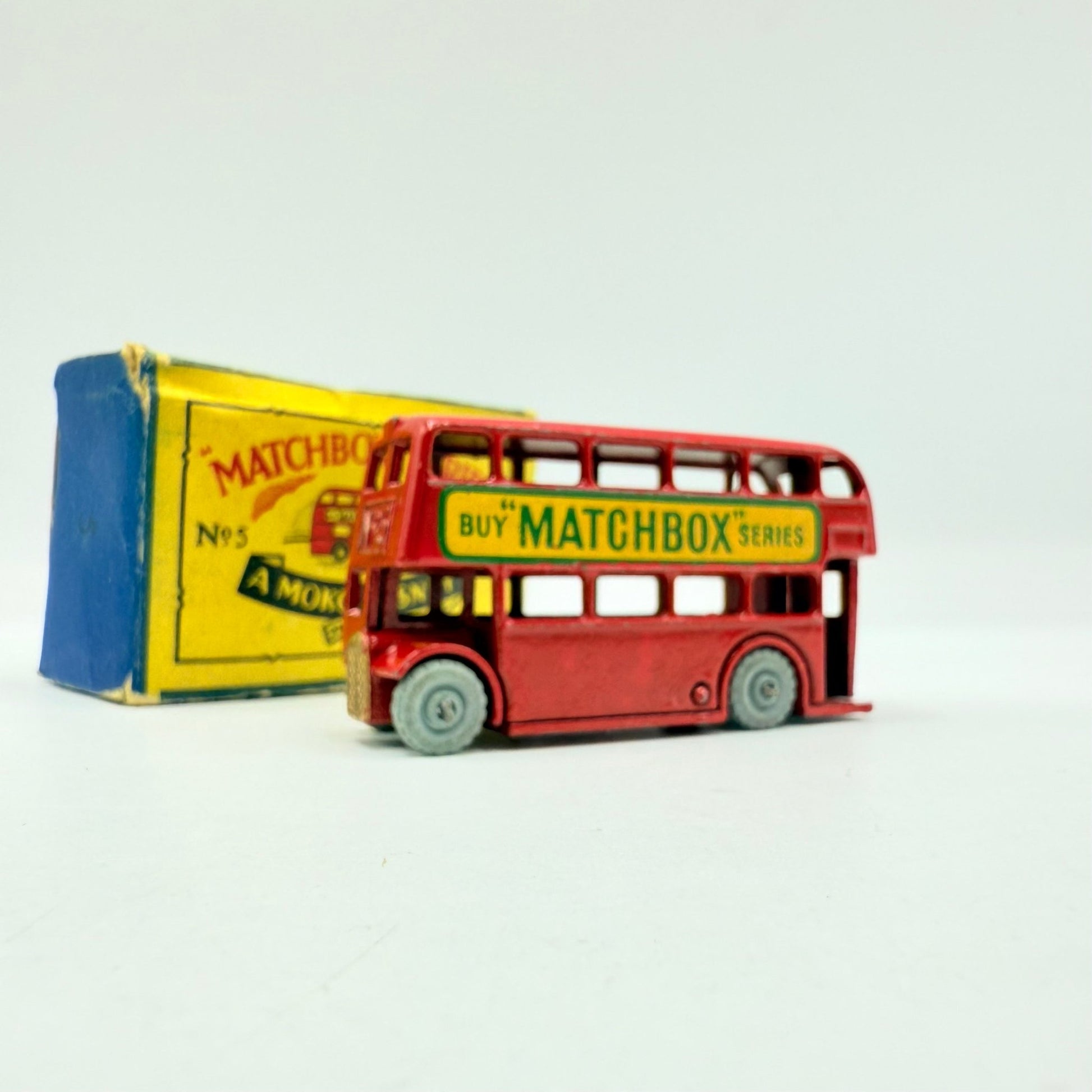 Matchbox Lesney 5b London Bus GPW - Magic Matchbox