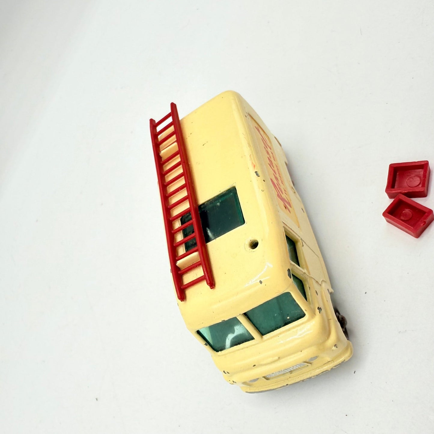 Matchbox Lesney 62b Commer TV Tentaset Van - Magic Matchbox