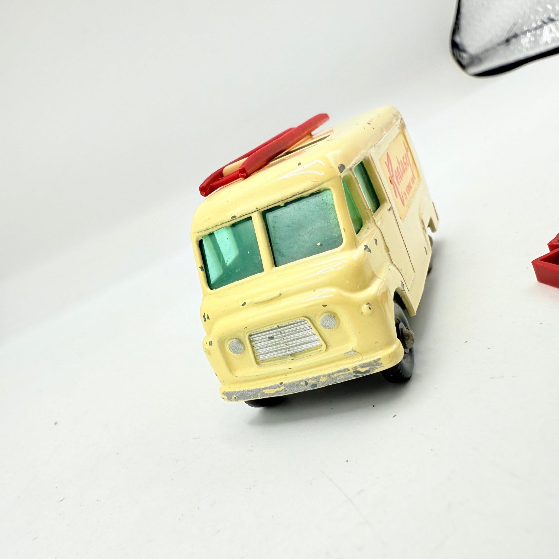Matchbox Lesney 62b Commer TV Tentaset Van - Magic Matchbox
