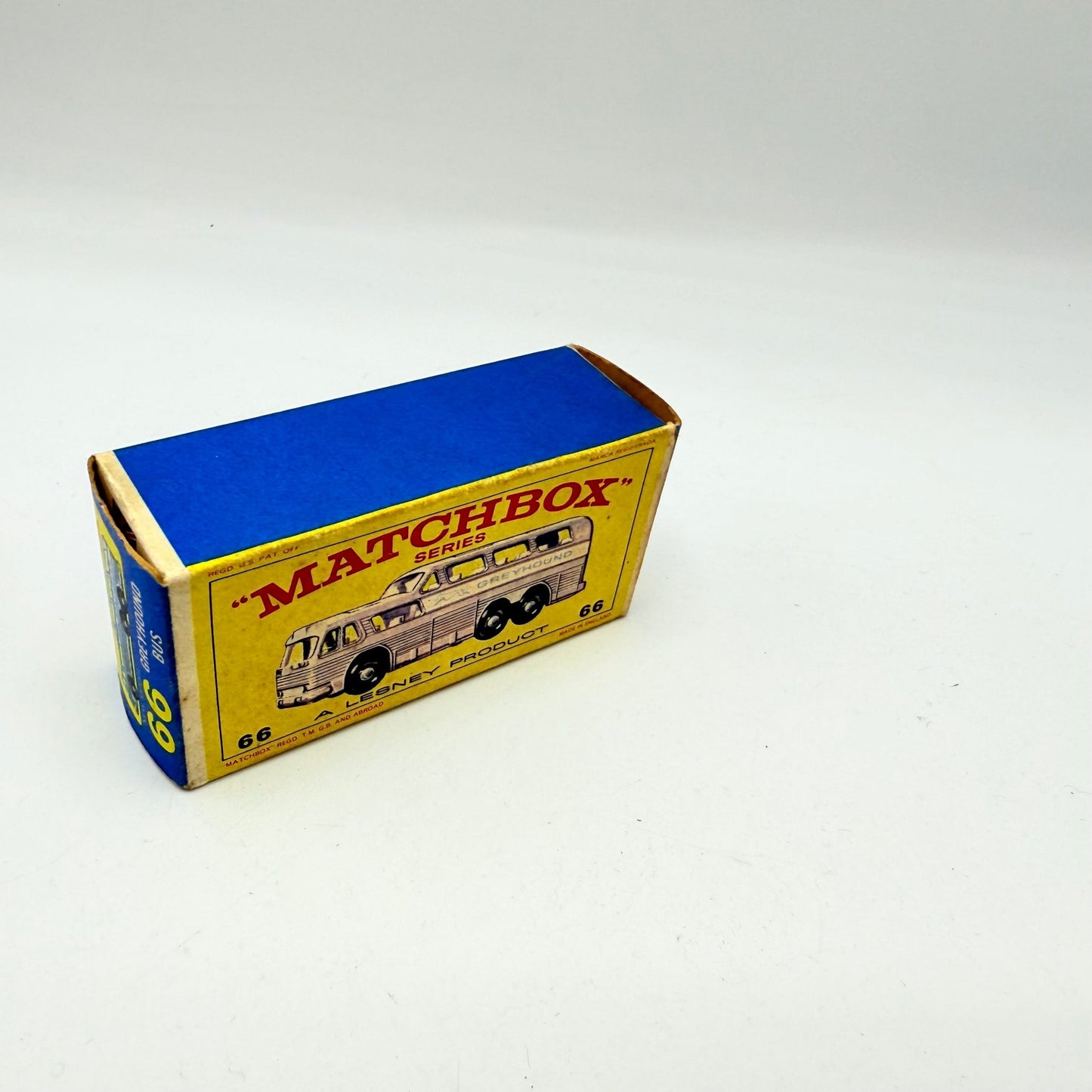 Matchbox Lesney 66c Greyhound Coach Clear Windows - Magic Matchbox