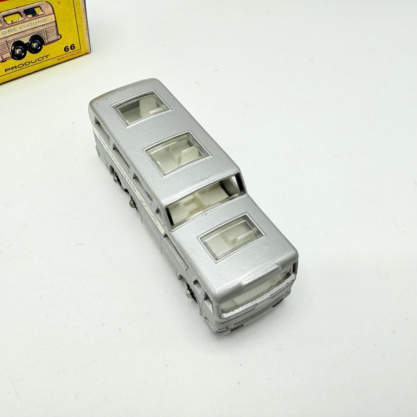 Matchbox Lesney 66c Greyhound Coach Clear Windows - Magic Matchbox