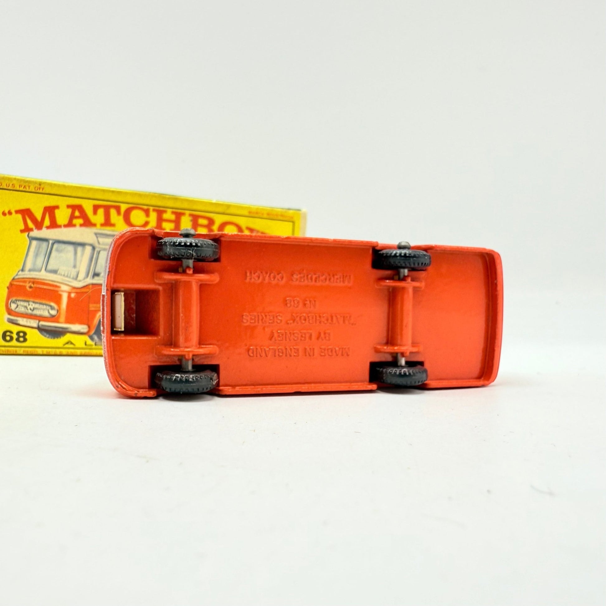 Matchbox Lesney 68b Mercedes Coach - Magic Matchbox