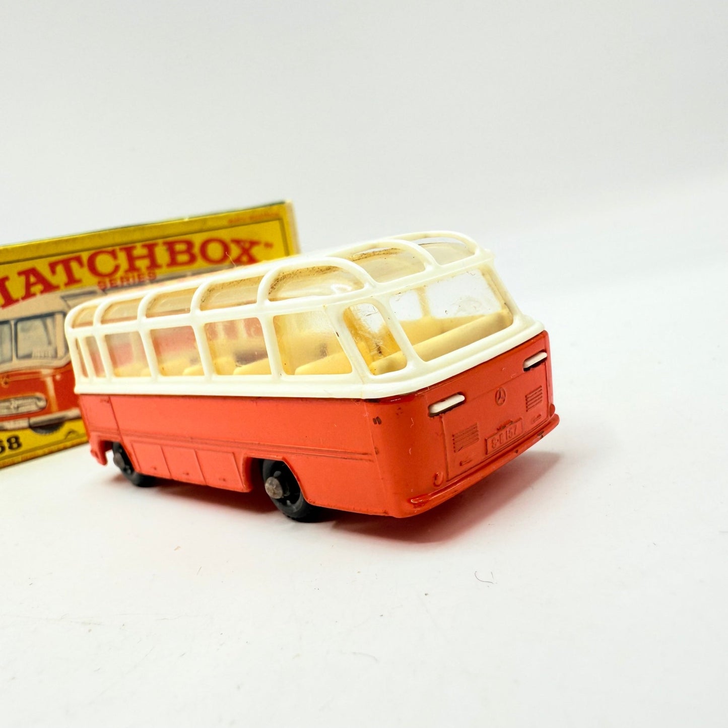 Matchbox Lesney 68b Mercedes Coach - Magic Matchbox