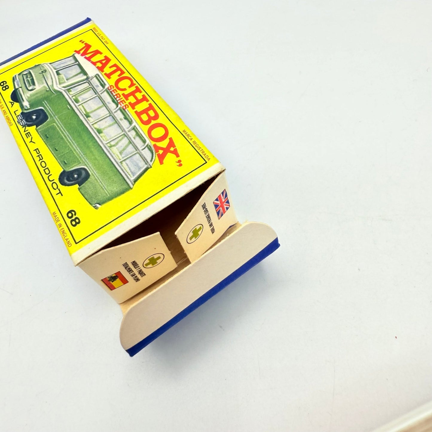 Matchbox Lesney 68b Mercedes Coach - Magic Matchbox