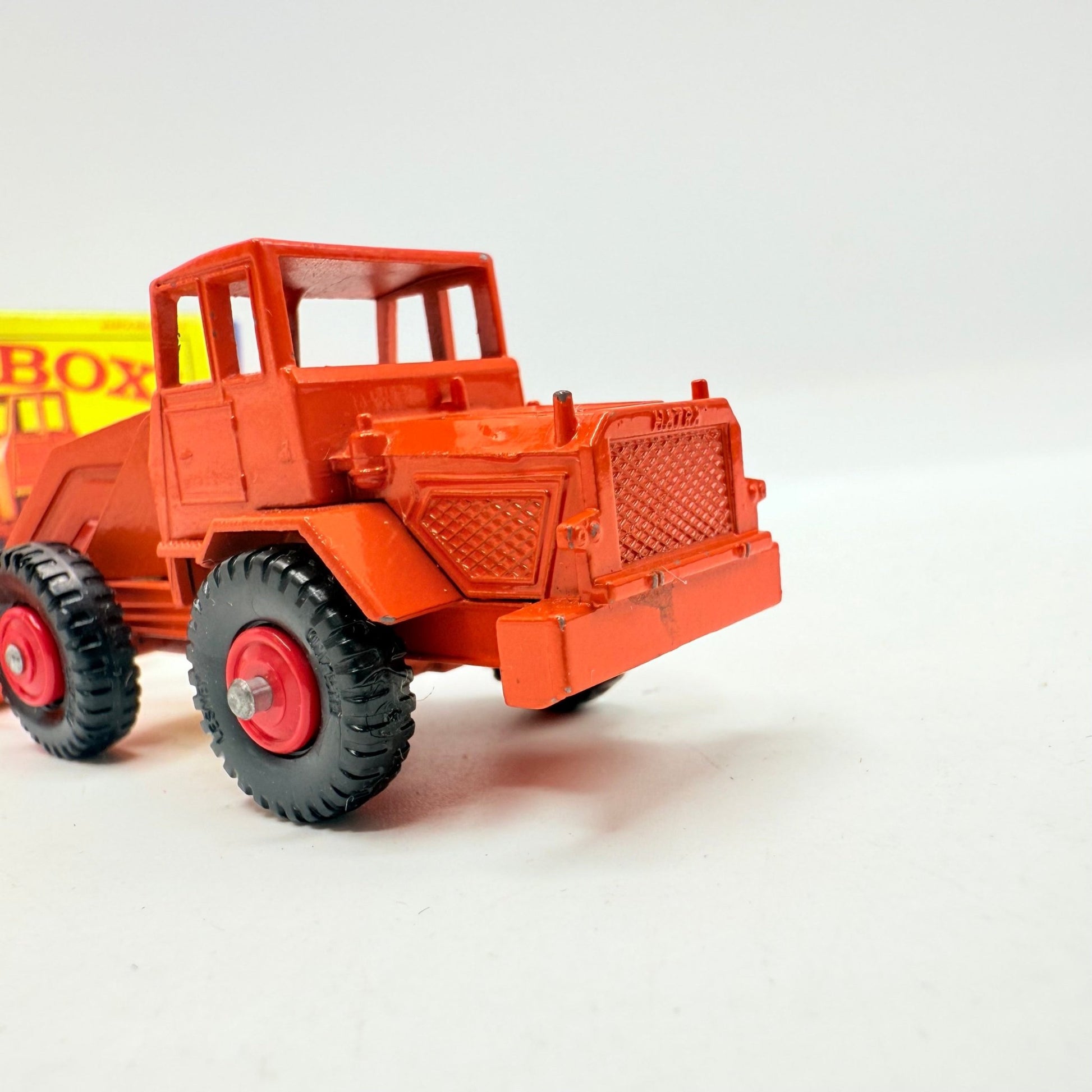Matchbox Lesney 69b Hatra Shovel Orange - Magic Matchbox