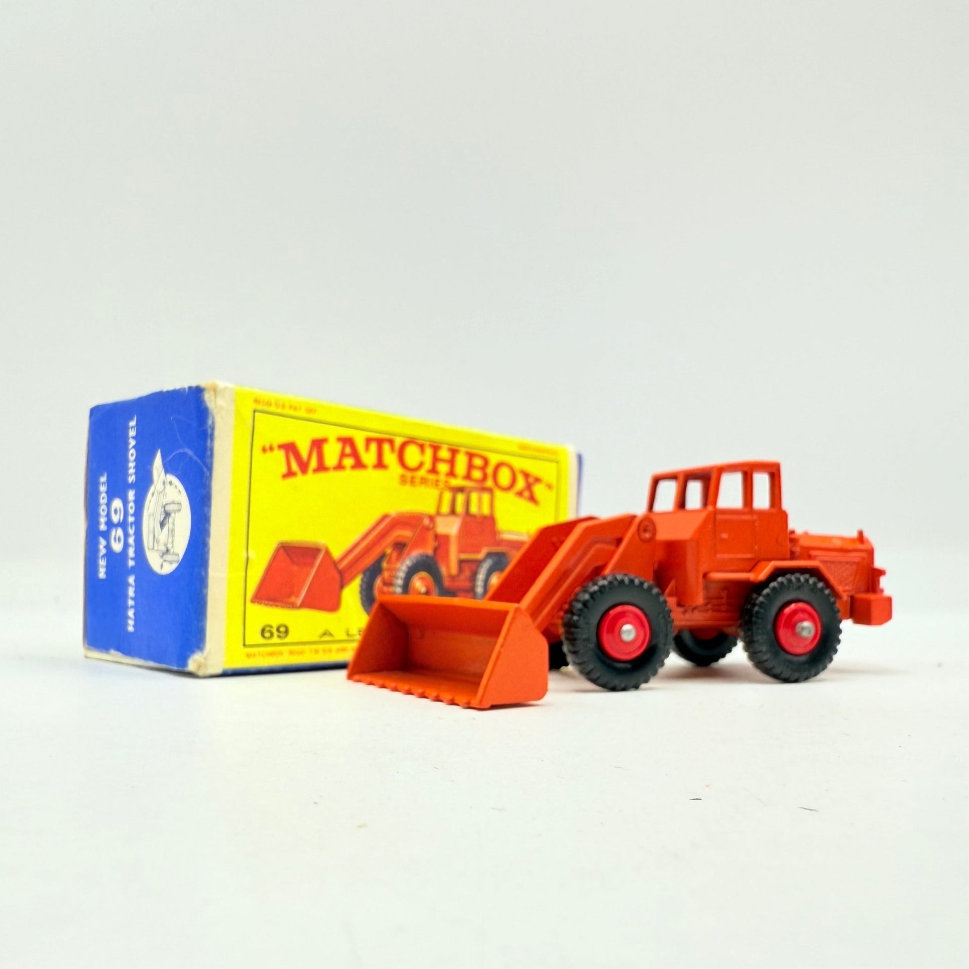 Matchbox Lesney 69b Hatra Shovel Orange - Magic Matchbox
