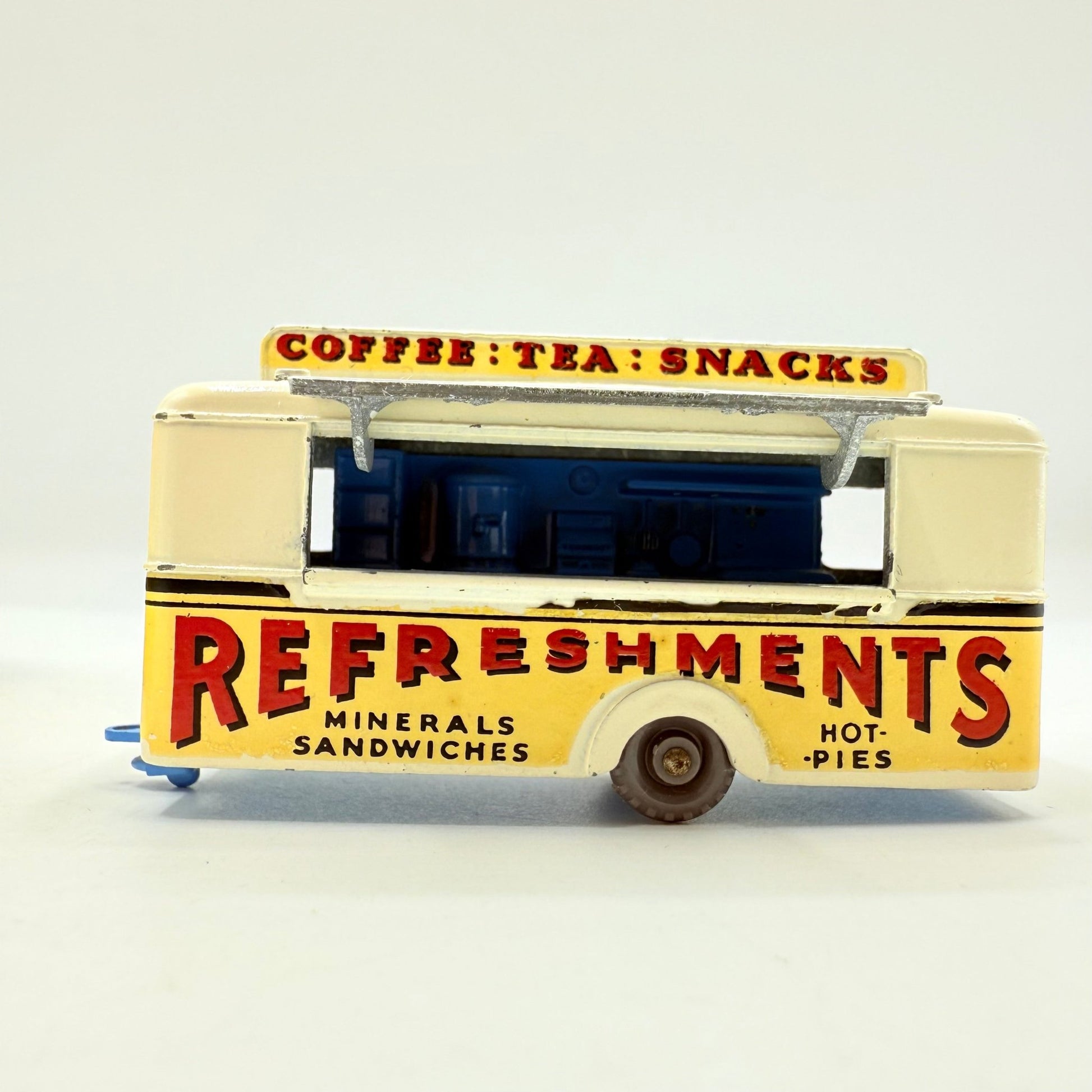Matchbox Lesney 74a Mobile Refreshments Canteen Off - White GPW - Magic Matchbox