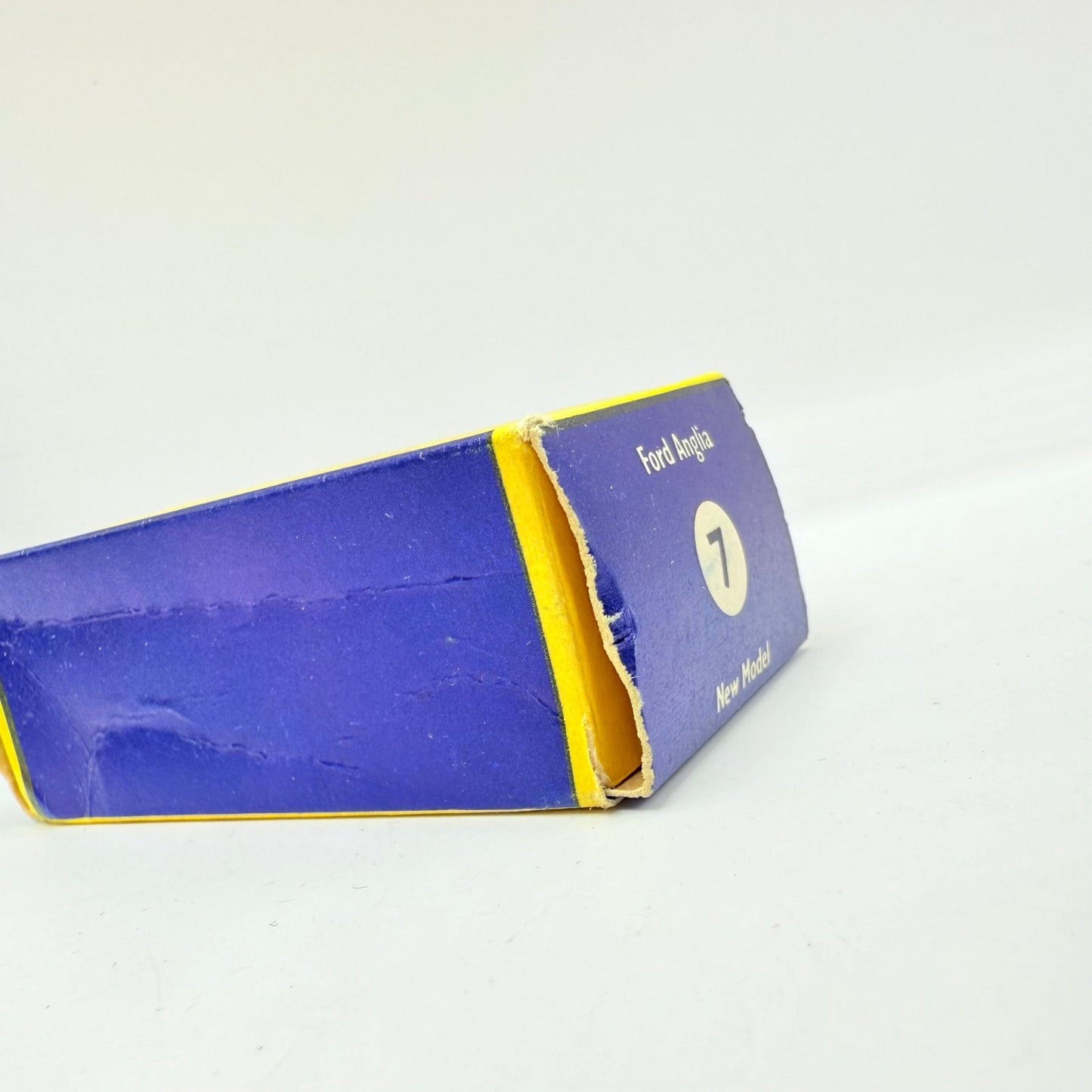 Matchbox Lesney 7b Ford Anglia GPW - Magic Matchbox