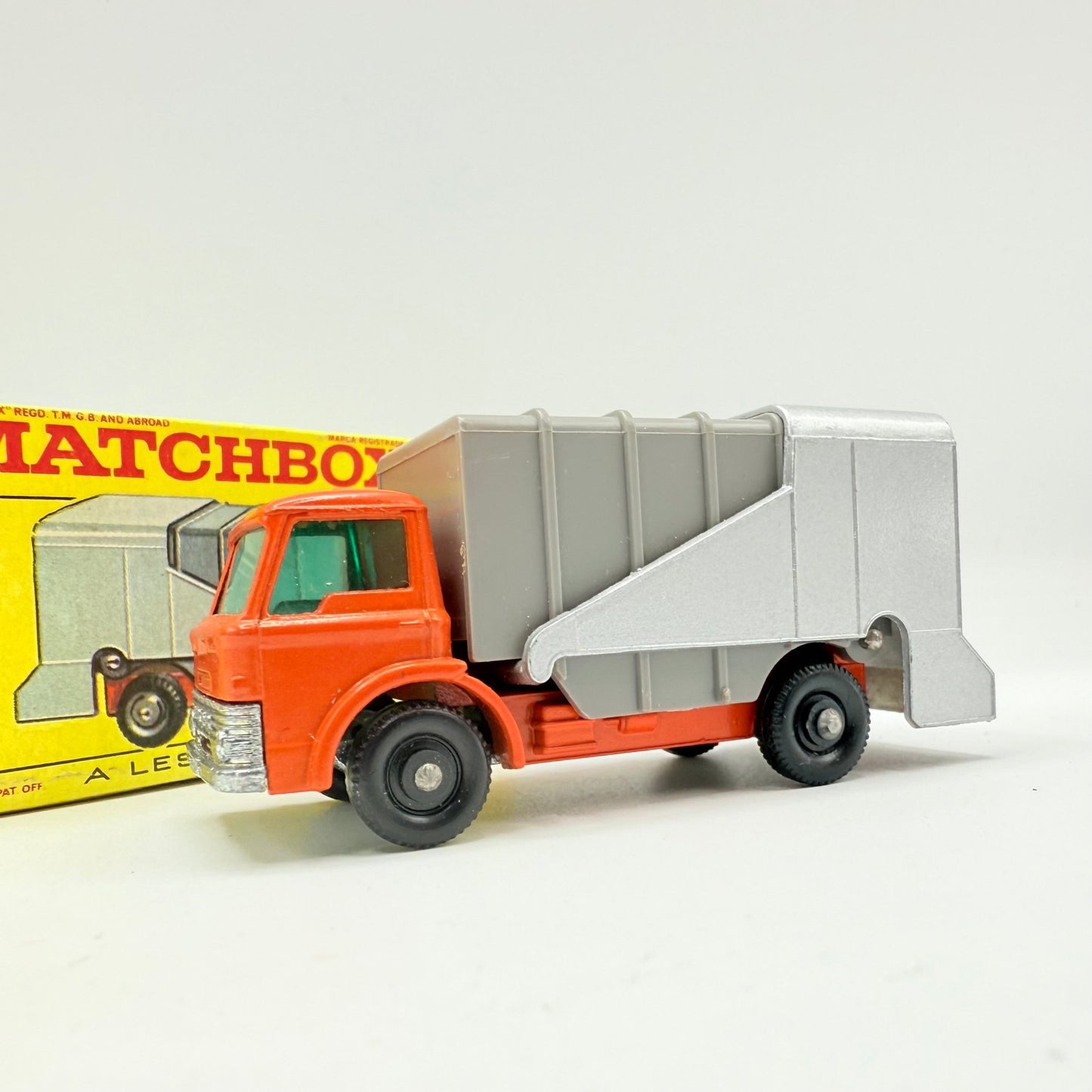 Matchbox Lesney 7c Ford D800 Refuse Truck - Magic Matchbox