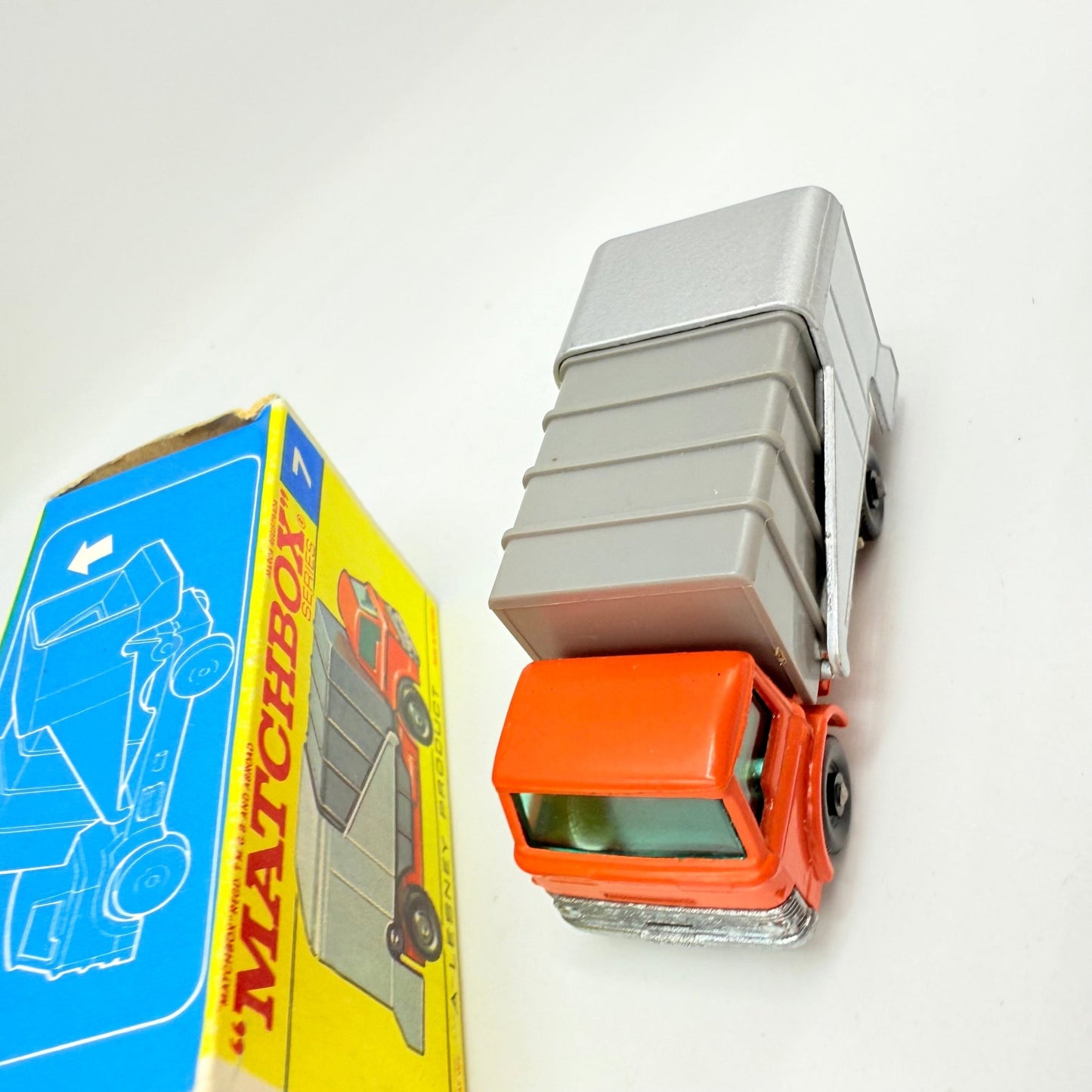 Matchbox Lesney 7c Ford D800 Refuse Truck - Magic Matchbox