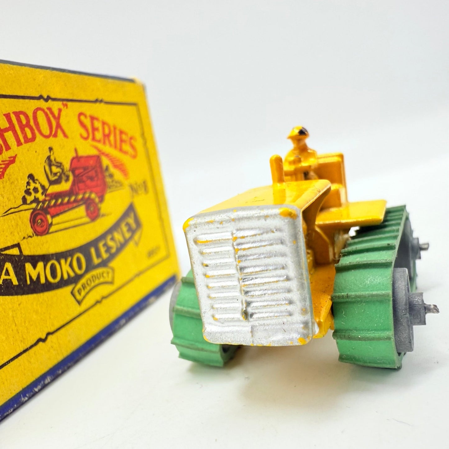 Matchbox Lesney 8a Caterpillar Tractor - Magic Matchbox