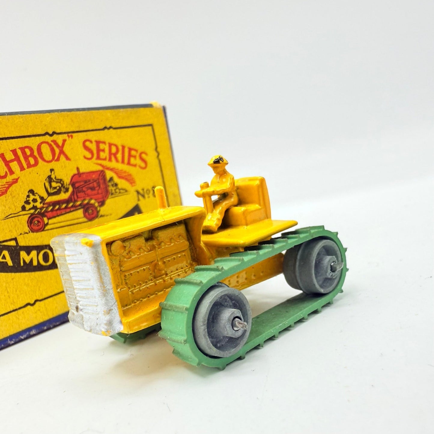 Matchbox Lesney 8a Caterpillar Tractor - Magic Matchbox