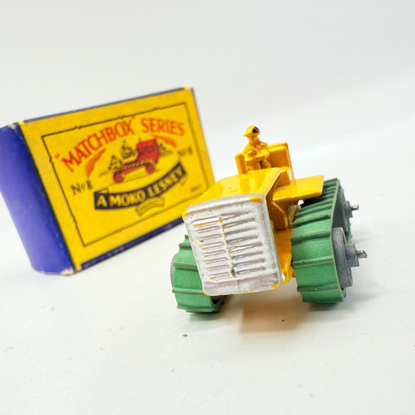 Matchbox Lesney 8a Caterpillar Tractor - Magic Matchbox